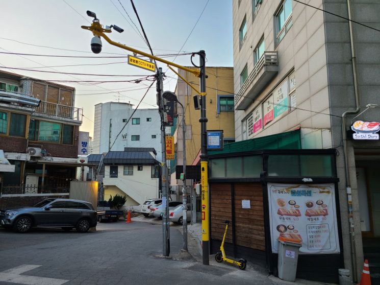 유동균 마포구청장 14일 저녁 홍대입구 특별방역 점검 
