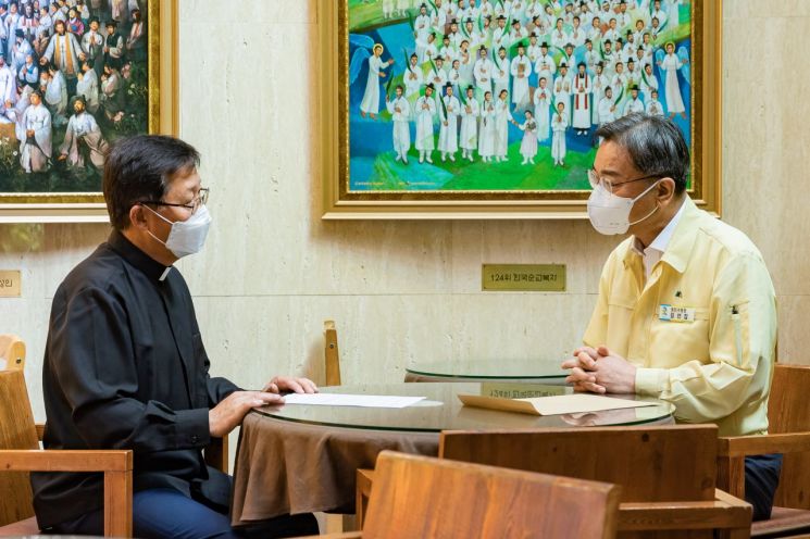 [포토]유동균 마포구청장, 에쓰오일과 함께하는 추석맞이 사랑의 송편 나누기 행사 참석