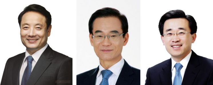 사진 왼쪽부터 임택 광주 동구청장, 강신기 전 광주시 기획조정실장, 김성환 전 동구청장.