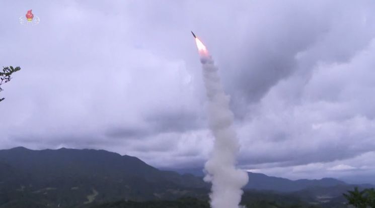 남북한 미사일 발사 놓고 북미 '비난 대립'