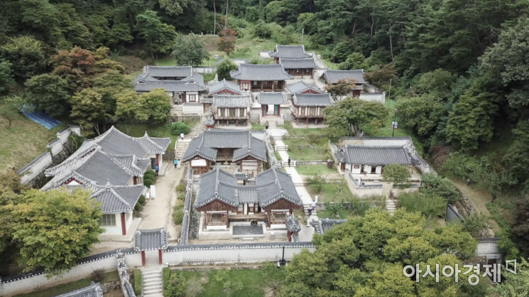 2019년 '한국의 서원'으로 세계문화유산에 등재된 도산서원(사적 170호)