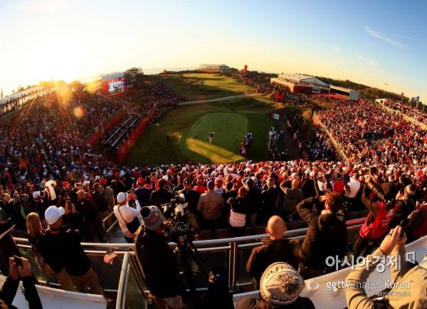 [골프포토] 라이더컵 "구름 갤러리 봤어?"