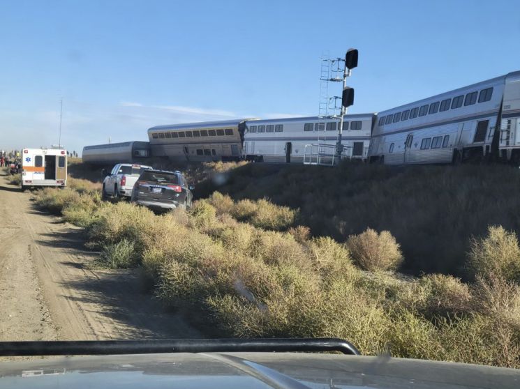 미국 몬태나주서 열차 탈선…최소 3명 사망·50여명 다쳐