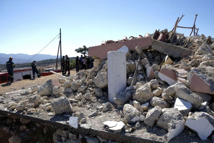 그리스 크레타섬서 5.8 규모 강진…최소 10명 사상