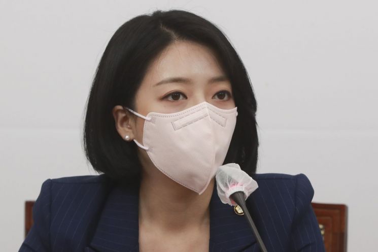 장제원, "아들 문제 매우 황당" 지적한 배현진에 '전화 항의'