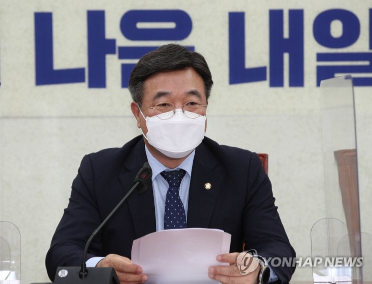 이준석, 화천대유 '50억 클럽' 명단 폭로… "이재명 측근도 있어"