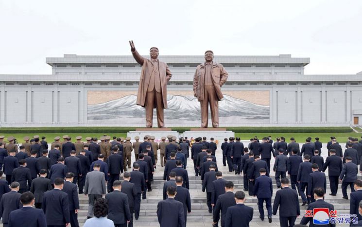 북한, 북중수교 72주년 맞아 "세상이 부러워하도록 친선 강화·발전"