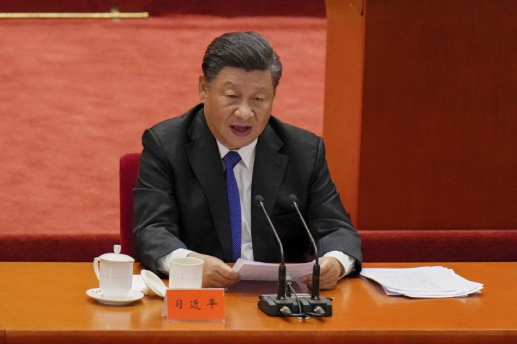 시진핑 중국 국가주석이 지난 9일 베이징 인민대회당에서 열린 신해혁명 110주년 기념식에서 연설하고 있다. ＜사진=AP연합＞