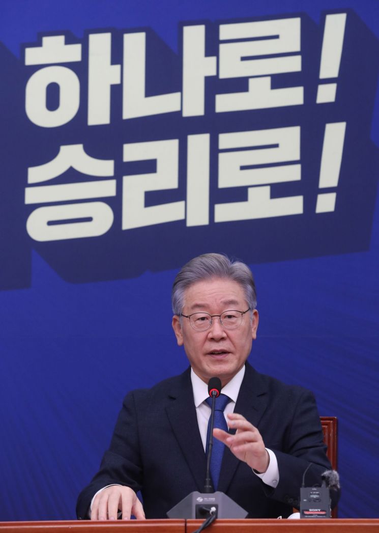 日 언론, 이재명 대선후보 확정 일제히 타전…"한국의 트럼프"