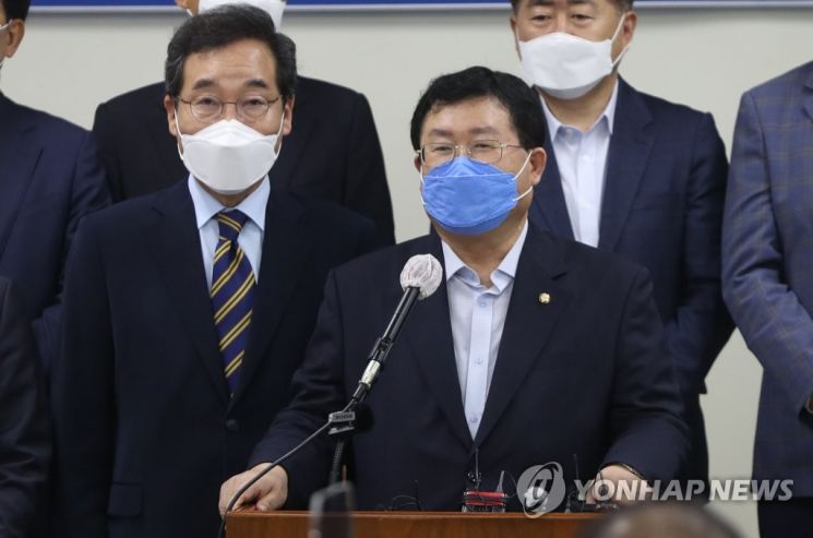 이낙연 전 더불어민주당 대표 캠프 공동선대위원장을 맡은 설훈 민주당 의원 / 사진=연합뉴스