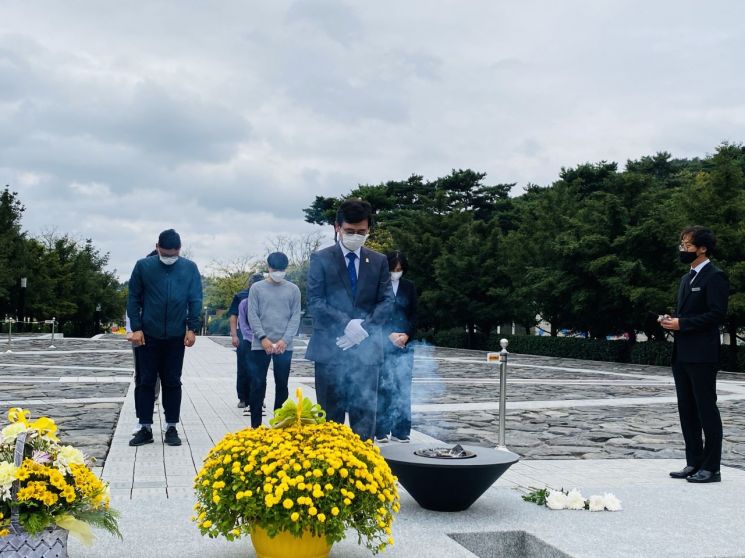 유시민 노무현재단 이사장 퇴임…선대위 참여 가능성엔 선 그어