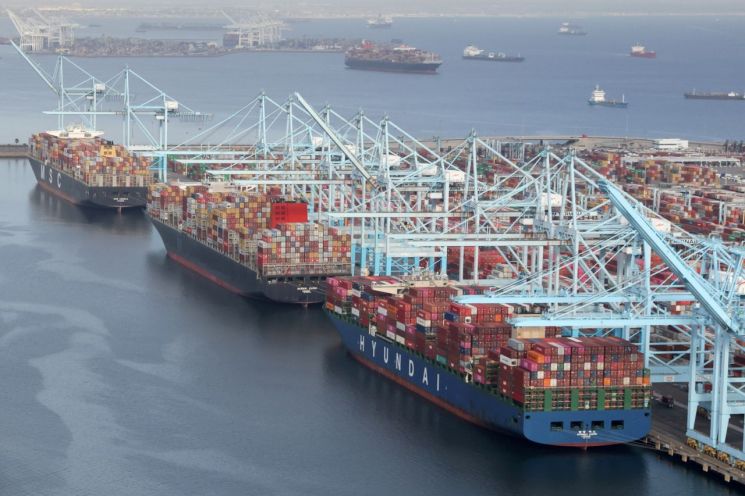 홍콩 강타한 태풍에 亞 지역 해운선박 발 묶여…'물류 비상'