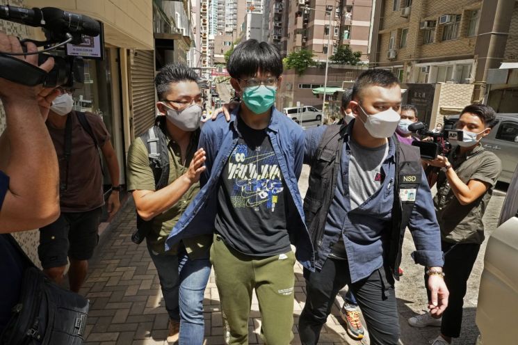 '보안법 반대시위' 전 홍콩 야권인사 7명 징역형