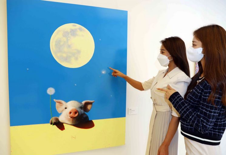 [포토] "백화점 속 미술관" … 신세계 강남점 '아트＆일러스트 페어'