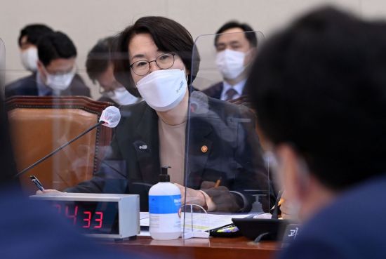 [2021 국감]임혜숙 장관, 넷플릭스 무임승차 논란에 "법 개정 적극 협조"
