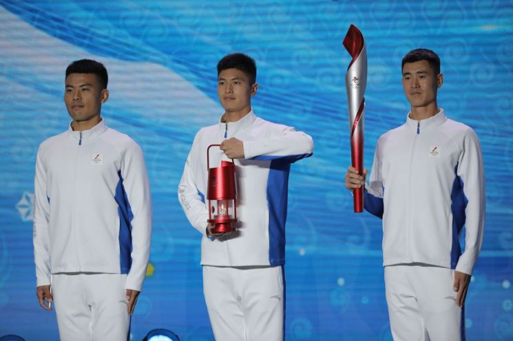 동계올림픽 성화 베이징 도착…내년 2월 봉송 시작