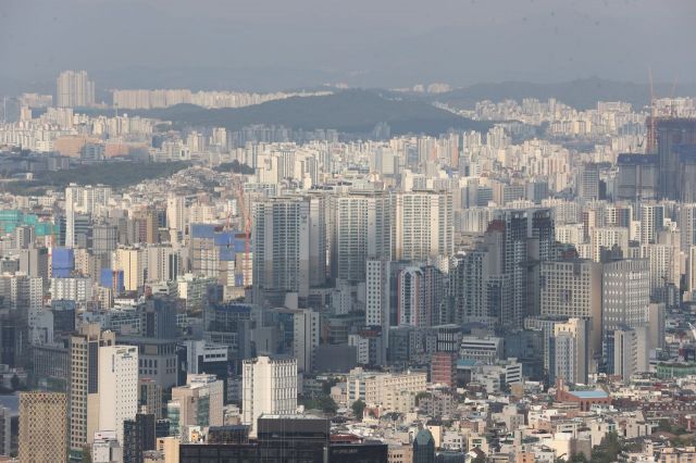 서울 중산층, 한푼 안쓰고 18.5년 모아야 집 산다