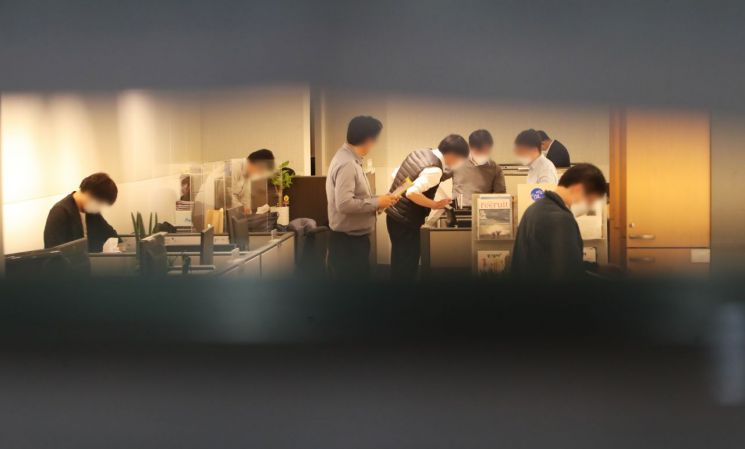 검찰, 성남시청 시장실·비서실 첫 압수수색…자료 확보는 불투명(종합)