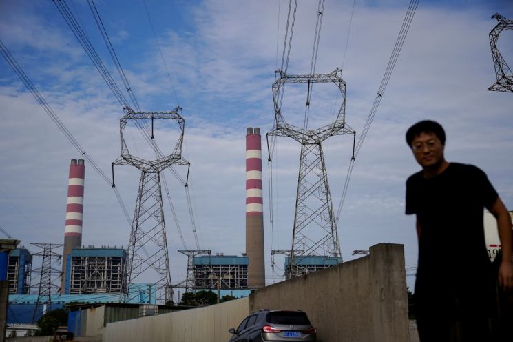 "中, 北·러·미얀마서 전력수입 급증...턱없이 부족" 