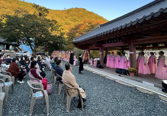 지난 23일 강진 보은산 고성사에서 산사음악회가 열렸다. ⓒ 아시아경제