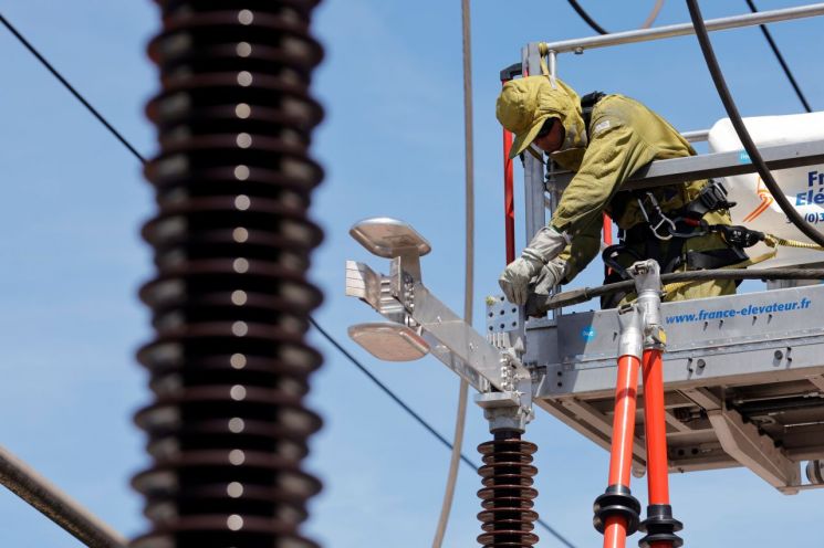 프랑스 송전공사 "2050년 탄소중립 위해 신규 원자로 건설 필수"  