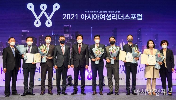 [2021 양성평등지수] "女 임원 늘고 男 육아휴직 증가, 일터는 변화 중"