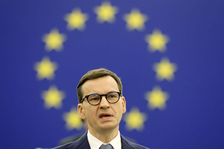 EU, 폴란드에 역대 최고치 벌금인 하루 14억원 부과 명령 