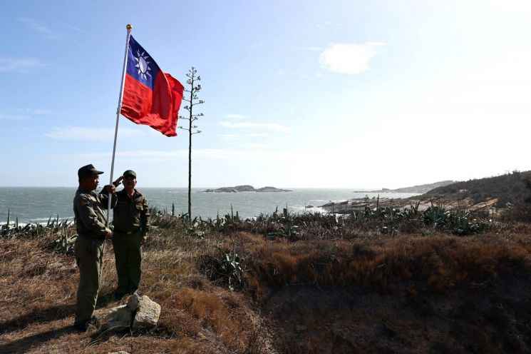 대만 총통 "중국이 침공하면 미국이 방어"…미군주둔 사실 첫 인정