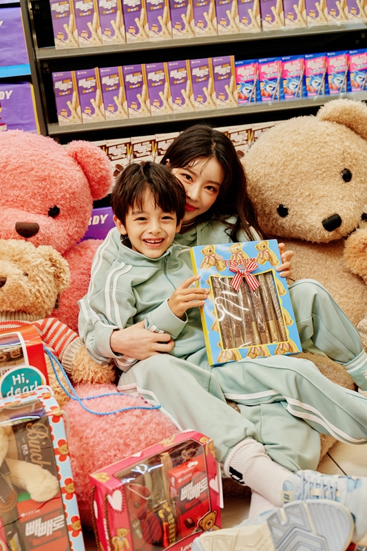 "테디베어에 티파니 커플링까지"…빼빼로데이 공략 나선 편의점