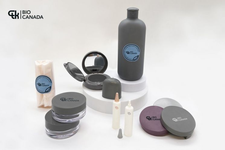 씨티케이 바이오 캐나다에서 개발한 생분해 플라스틱 소재로 씨티케이가 만든 친환경 화장품 용기.