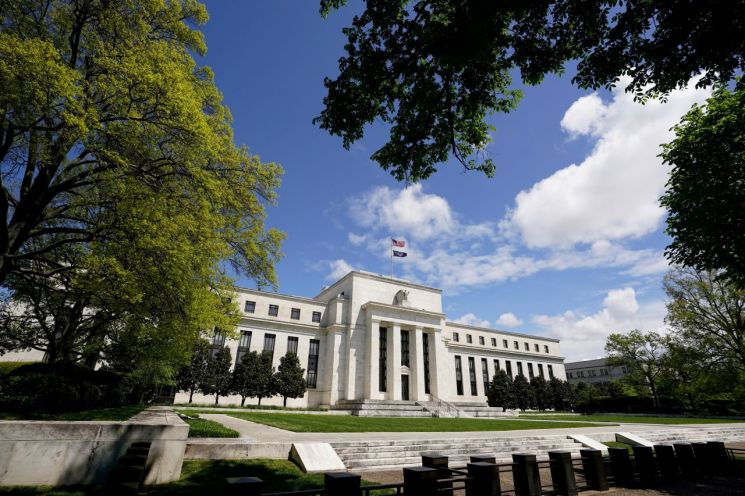 美 Fed, 테이퍼링에도 인플레는 없다지만…시장은 "리스크 줄일 때"