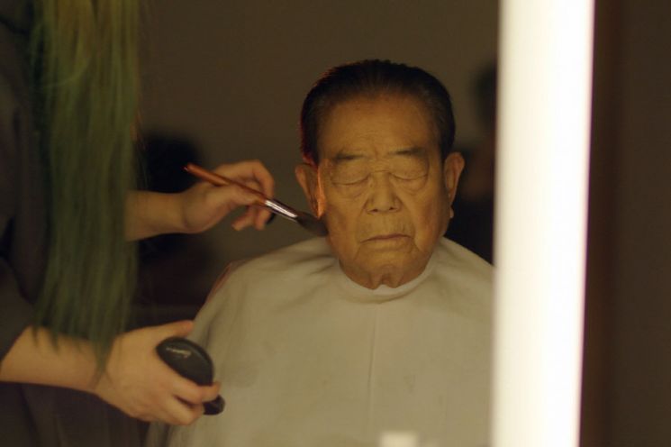 "희망은 나의 힘"…66년간 웃고 울린 송해, '송해1927'이 비춘 95년 인생[종합]