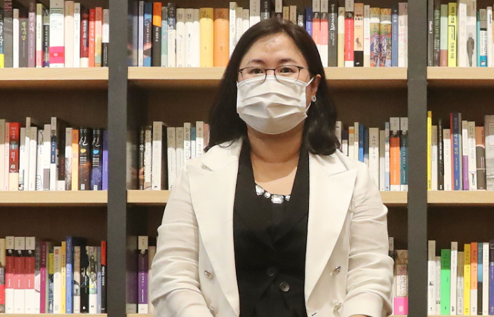 권경애 "운동권 선배들아…데모하고 투쟁한 결과가 꼴랑 이재명이냐"