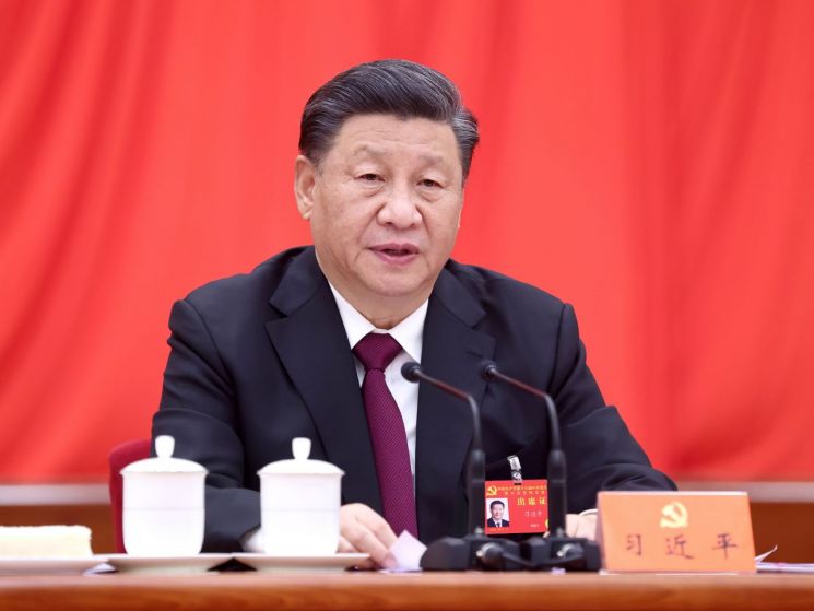 시진핑 "종교 중국화 견지… 사회주의에 적응 유도"
