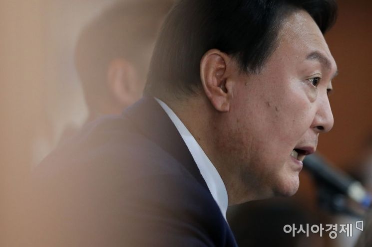 윤석열 국민의힘 대선 후보가 12일 서울 중구 프레스센터에서 열린 서울외신기자클럽(SFCC) 초청 기자간담회에 참석, 취재진의 질문에 답하고 있다./국회사진기자단
