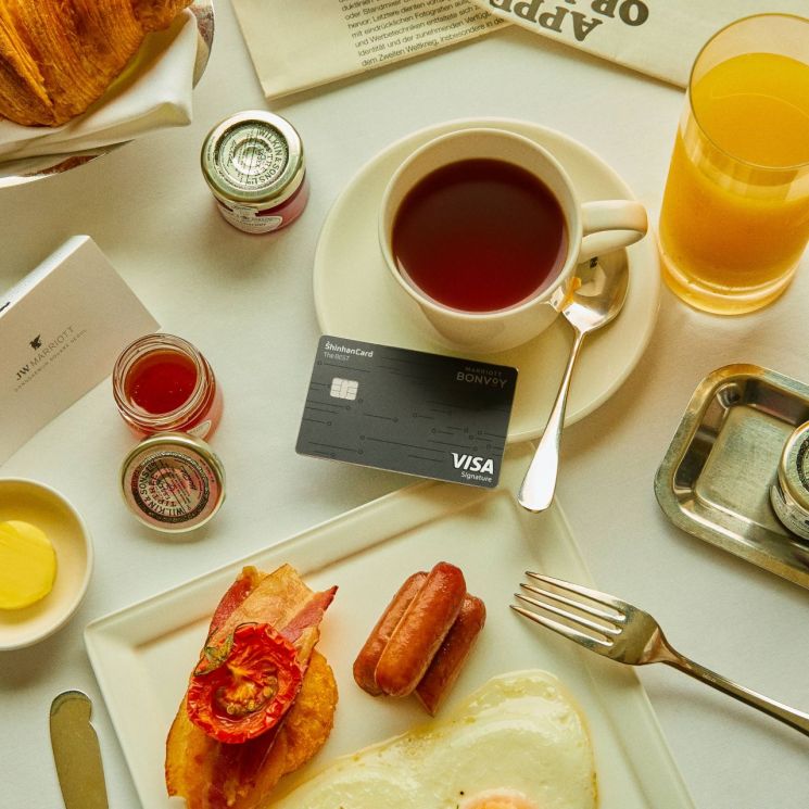 신한카드 "메리어트 카드 이용시 호텔 1박 숙박권 드려요"