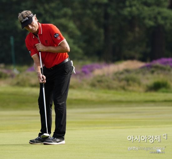‘64세 노장’ 베른하르트 랑거가 PGA 챔피언스투어 2021시즌 최우수선수에 올랐다.