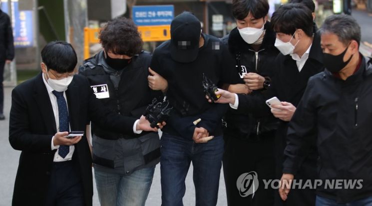 데이트폭력 피해로 경찰의 신변보호를 받던 30대 여성을 살해하고 도주한 남성이 20일 경찰에 붙잡혔다./사진=연합뉴스