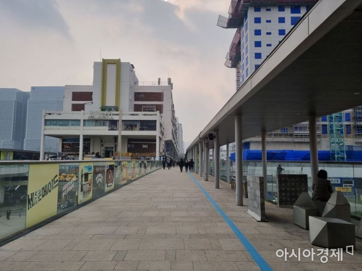 박원순 전 서울시장의 '다시 세운 프로젝트' 일환으로 세운상가와 청계상가를 연결하고 있는 공중 보행로. 사진=김소영 기자 sozero815@