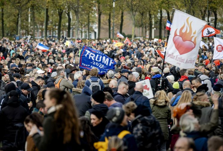 유럽 봉쇄조치 반대 시위 벨기에까지 번져…3만5000명 길거리로