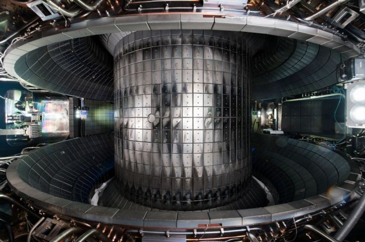 한국형 핵융합연구로 K-STAR의 내부. 사진출처=한국핵융합에너지연구원 제공