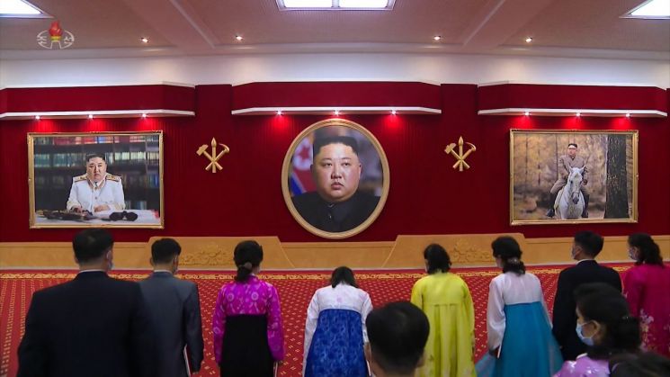 北 3대혁명 대회 마무리…'수령' 이어 '위대한 김정은'