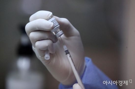 수도권 중심 코로나19 확진 급증…오후6시까지 2518명, 697명↑