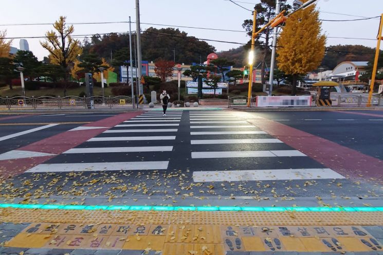 노란 신호등·노란 발자국·옐로카펫 … 영주시, 15억 8000만 투입 어린이보호구역 전면 개선