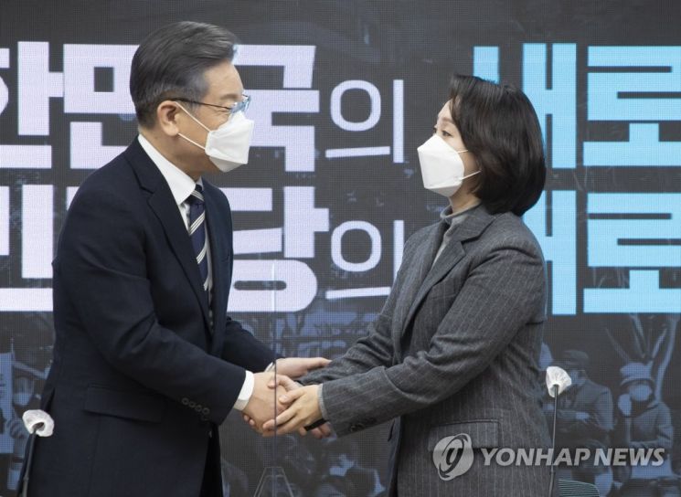 與 ‘영입1호’ 조동연 사퇴 수용..“아이들 보호 위해 입장 확고”(종합)