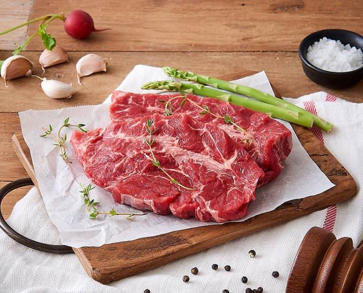 롯데마트 "메인요리부터 디저트까지…'홈파티 필수 메뉴' 할인 행사"