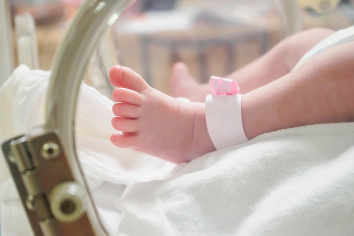 "내년부터 출생 아동 200만원 받는다"…저출산 고령사회법 의결(종합)