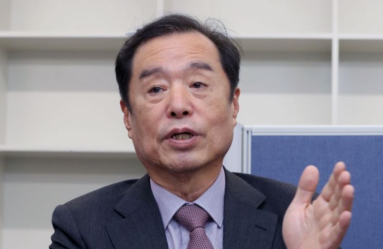 "예쁜 브로치", "이수정?조동연 차이는?"…'여성 비하' 비판 외면하는 정치권