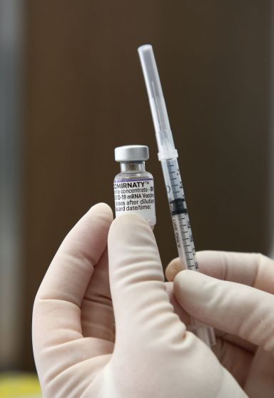 "후유증도 예방"…백신 무용론 반박 국내외 연구 잇따라[과학을읽다] 