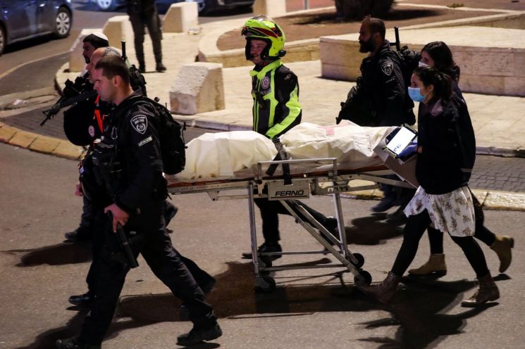 이스라엘 경찰, 유대인 공격한 팔레스타인 청년 사살